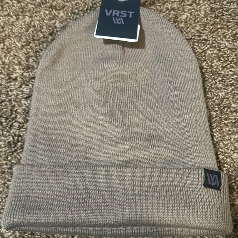 VRST Men's Lifestyle Beanie: WARM MUSHROOM: NEW WITH TAGS